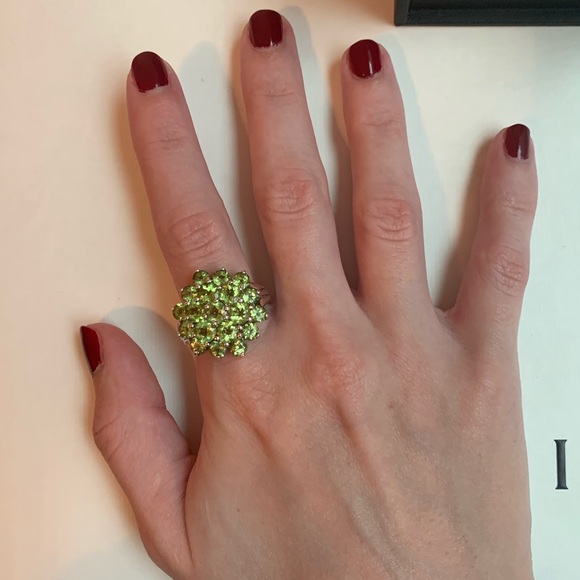Peridot Ring in Sterling Silver - Picture 3 of 10